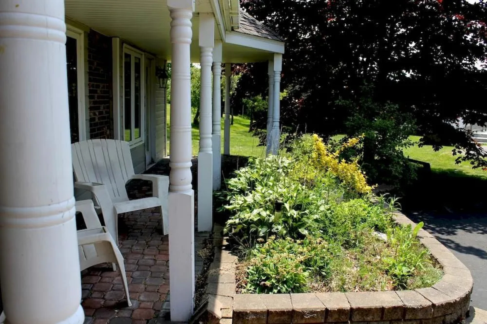 MacKenzie House Tourist Home B&B
