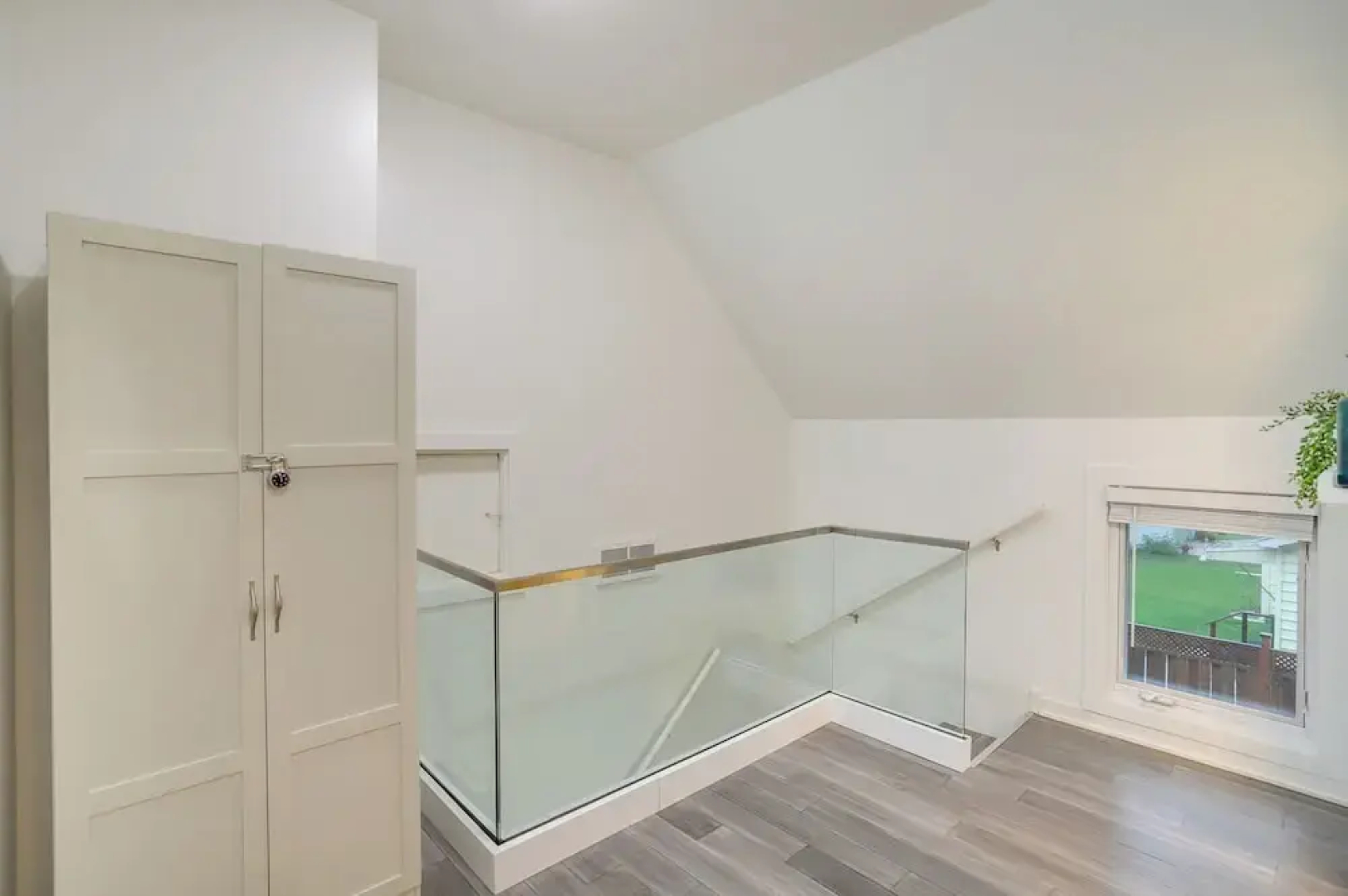 South Haven Oasis - Private Hot Tub, Pool & Grill!