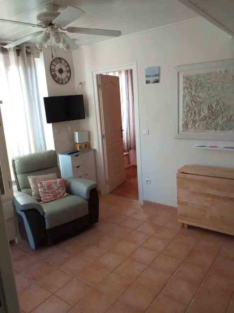 Appartement F2 tout équipé avec terrasse - 66 Salses le Chateau