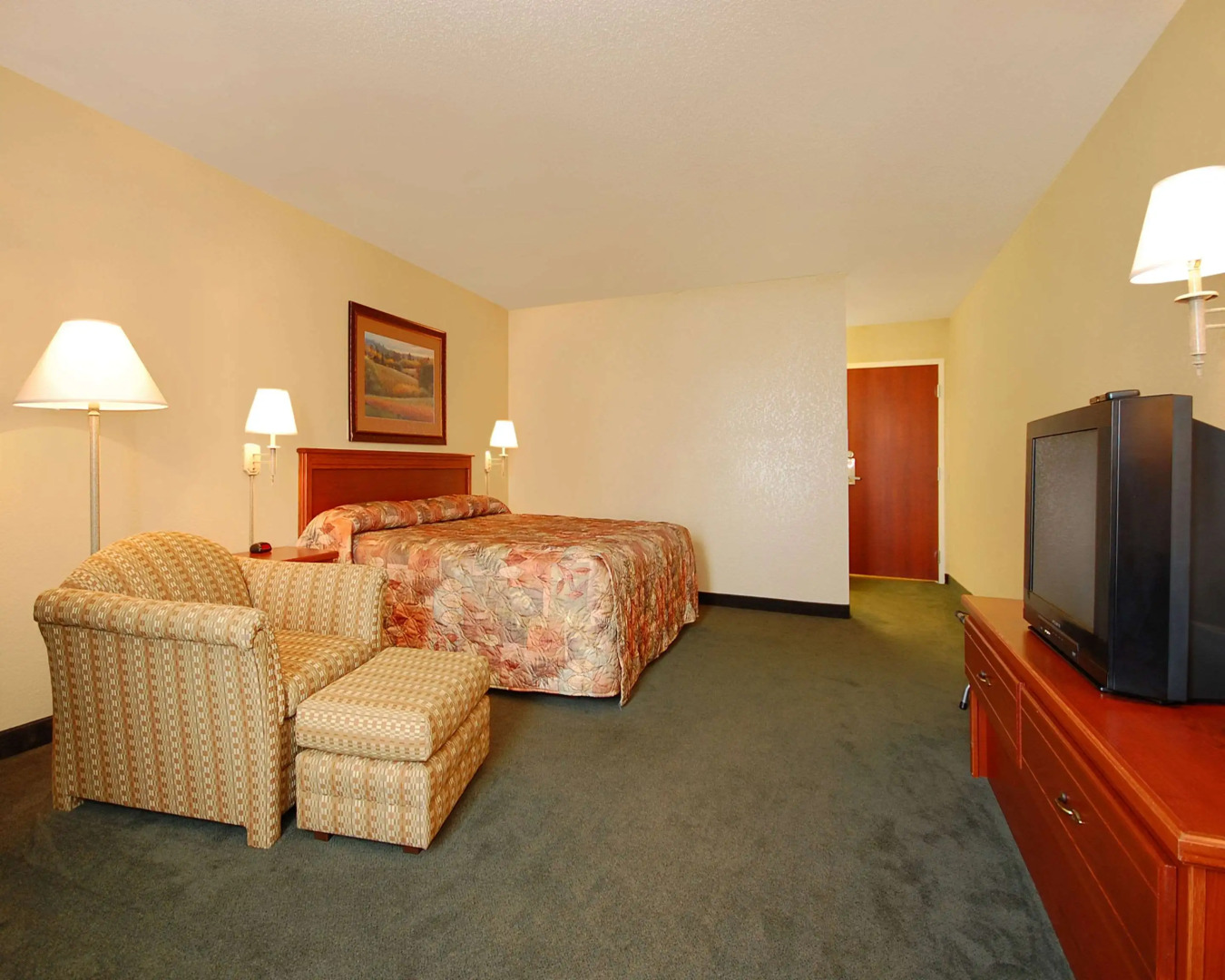 Econo Lodge Inn & Suites Kearney
