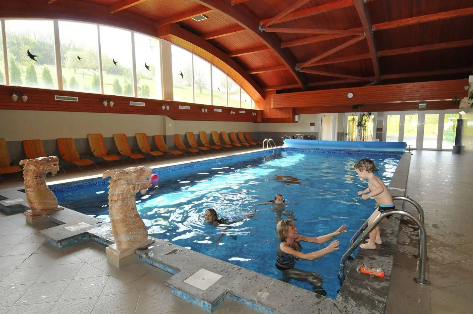 Fried Castle Hotel and Restaurant