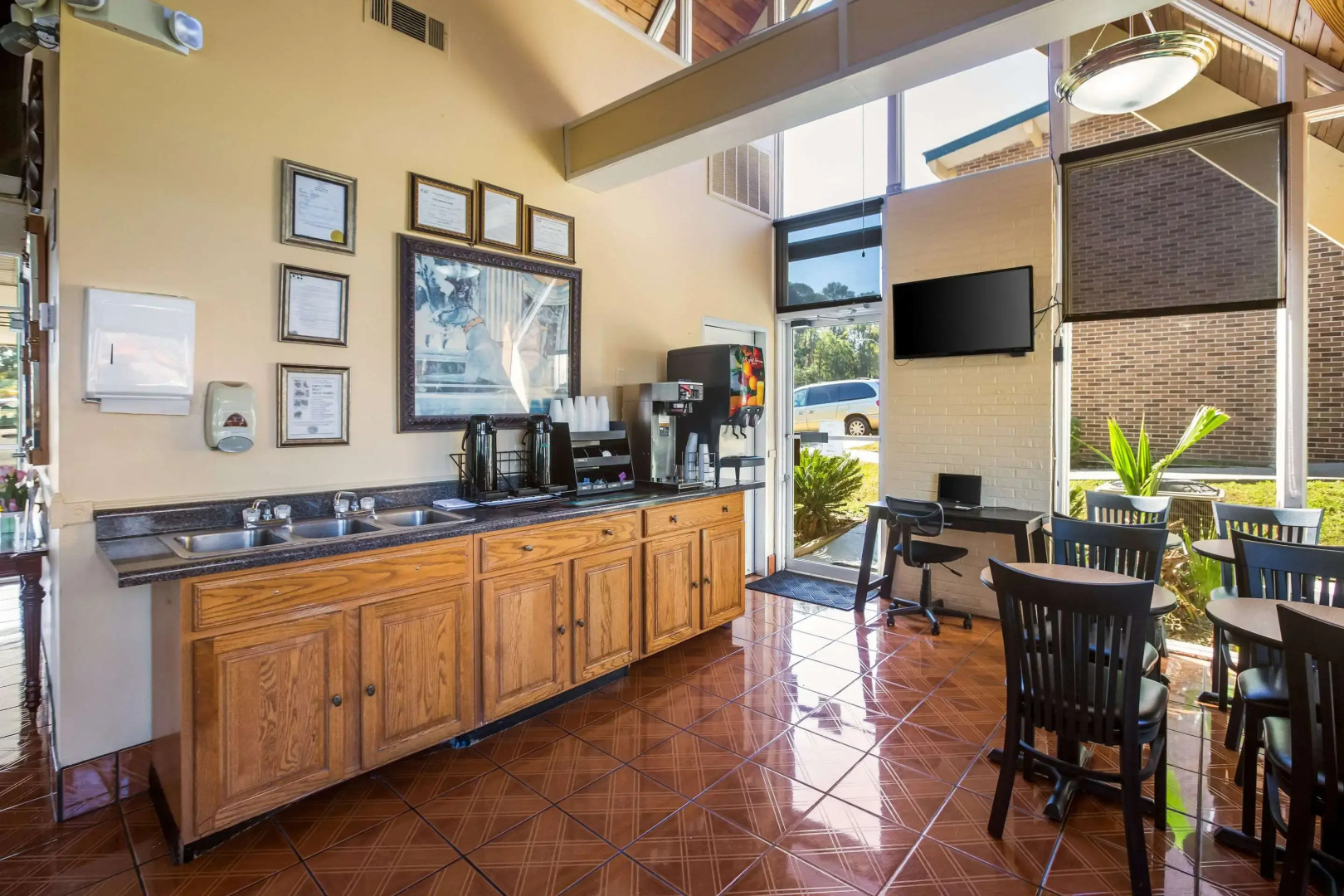 Super 8 by Wyndham Macon GA