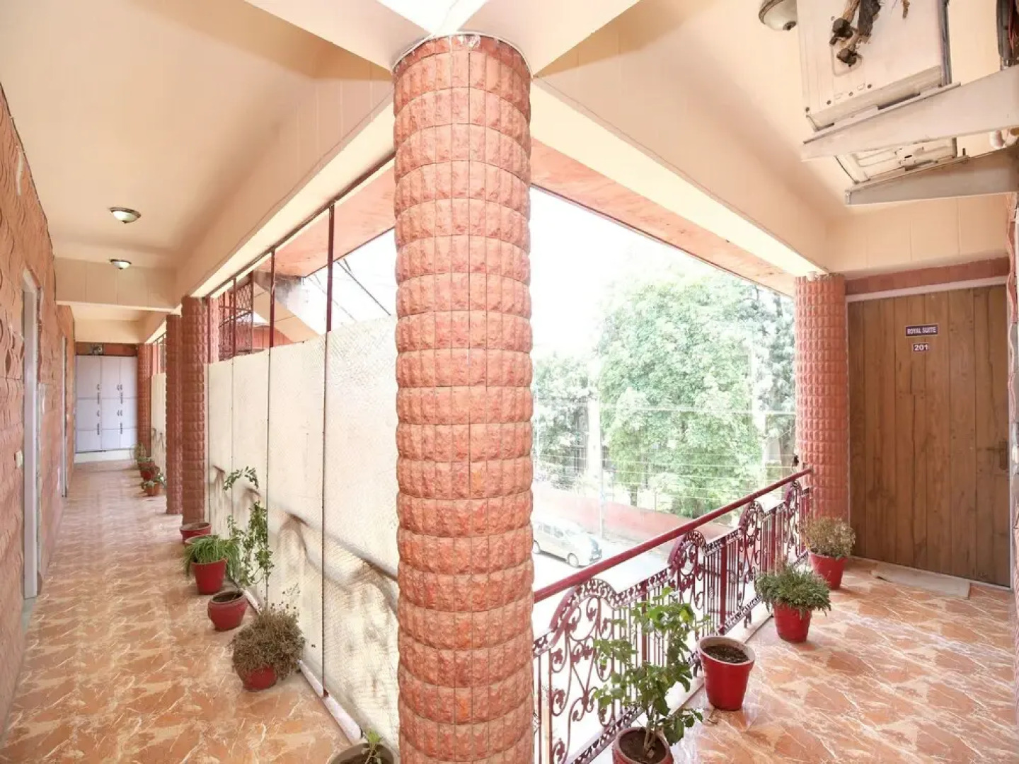 OYO 15710 Hotel Vikrant