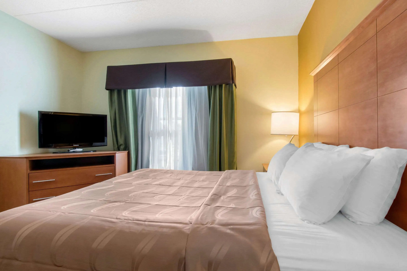 Clarion Hotel & Suites University - Shippensburg