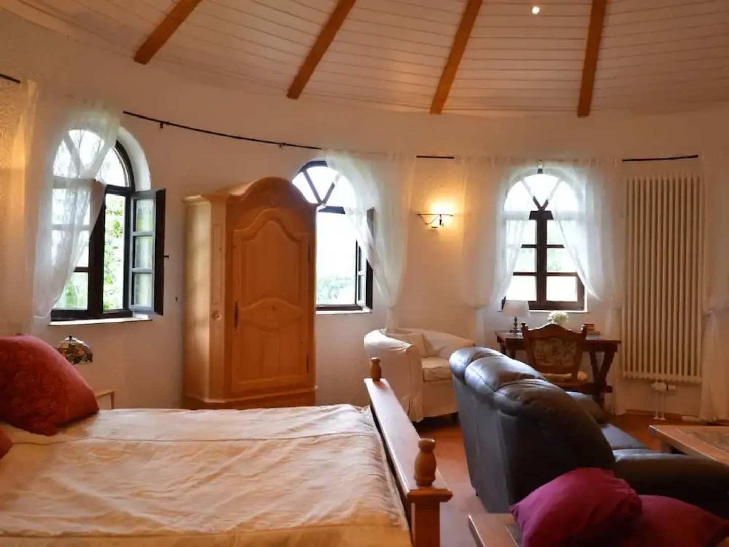 Strotzbusch Forest Hideaway