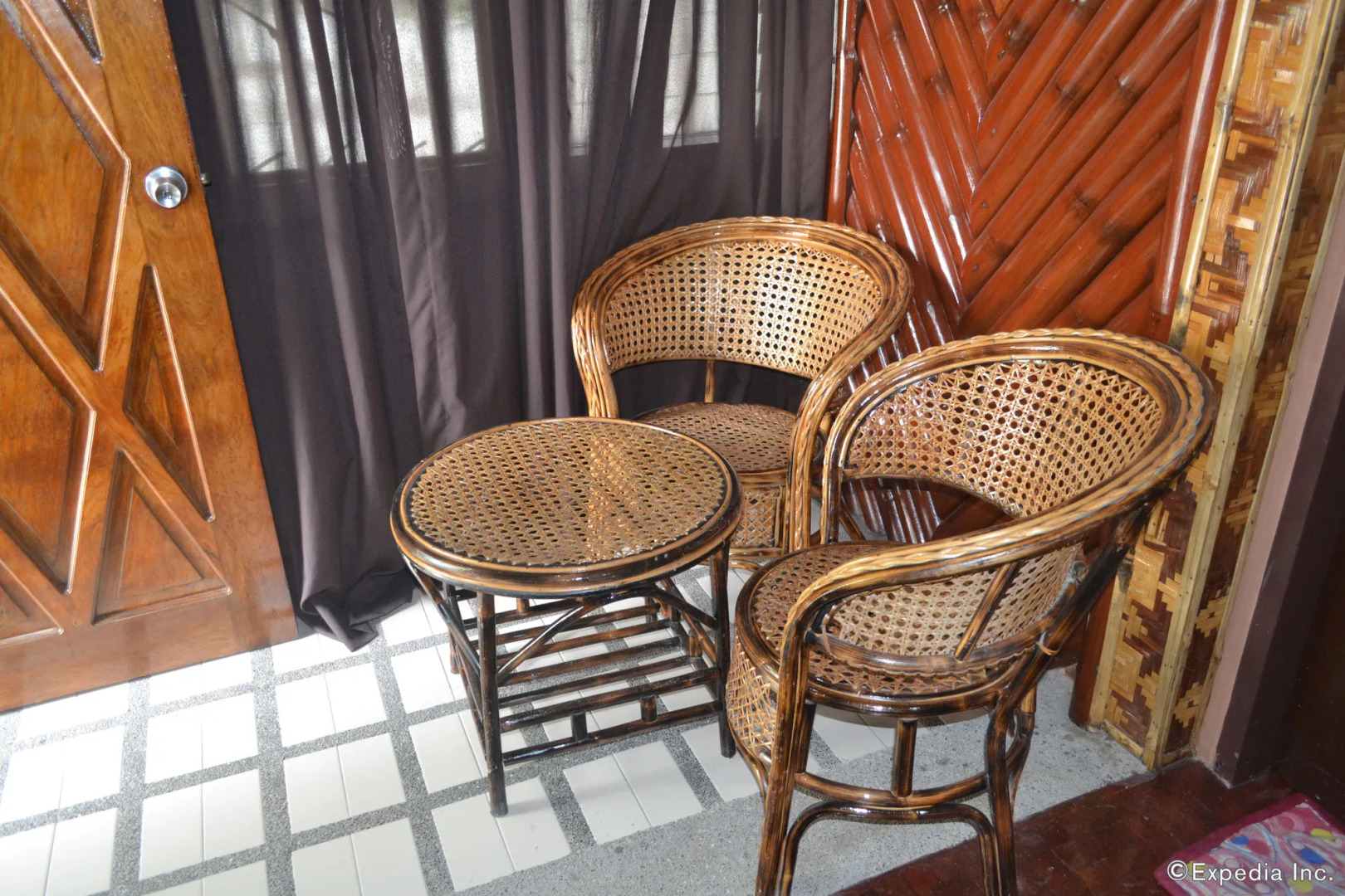 London Beach Resort and Hotel