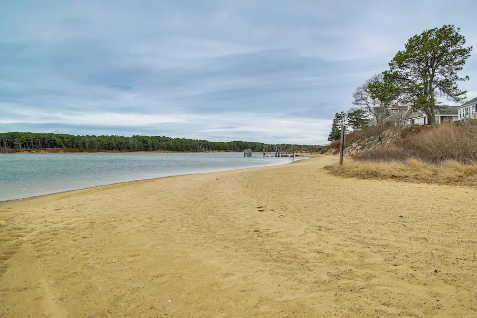 Near Beaches & Trails: Home in East Falmouth