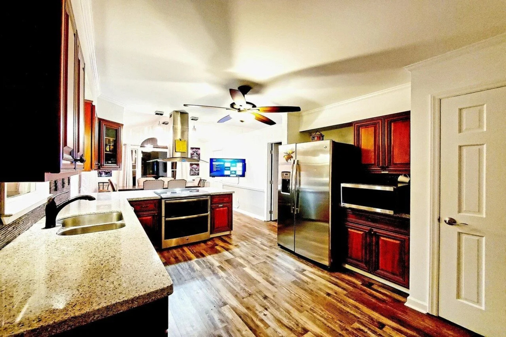 Kernersville Hot Tub  Pool  Arcade Gym Wifi Coffee