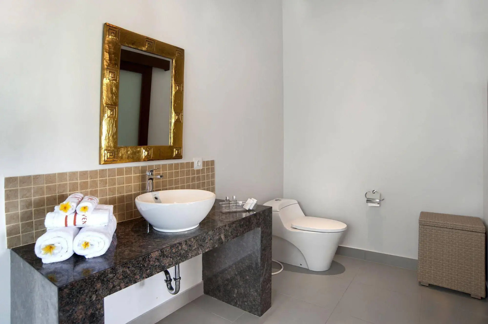 Villa Yenian by Villa Finder