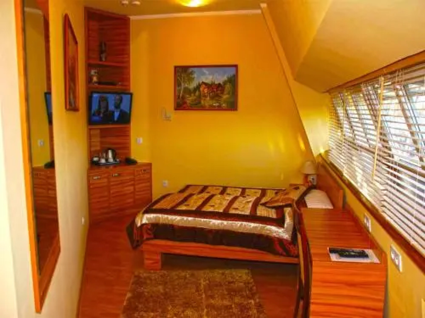 Piramida Hotel & Restaurant