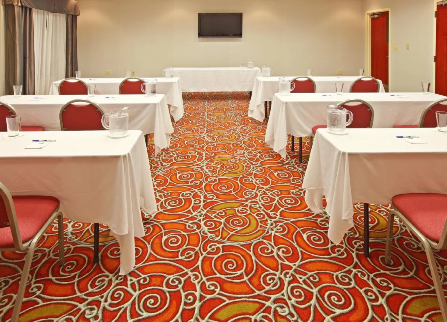 Holiday Inn Express & Suites West by IHG