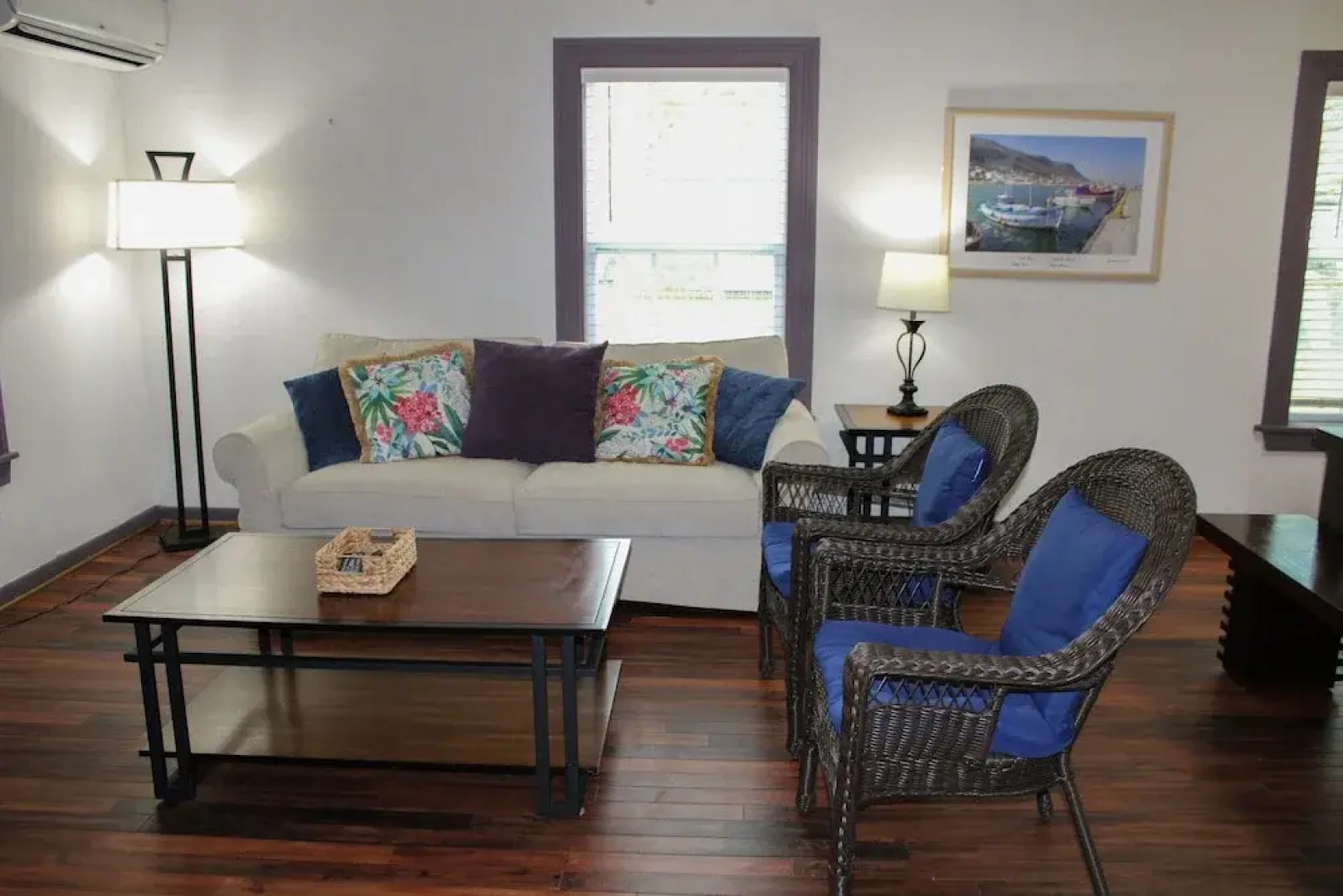 Quiet Sea Point Cottage by Redawning