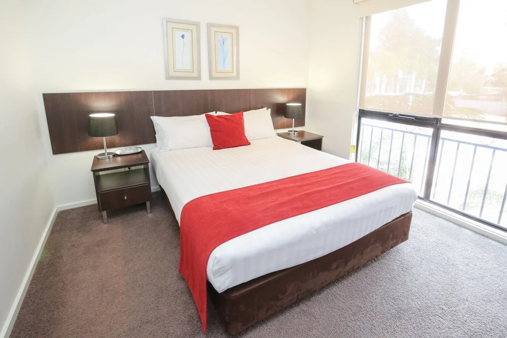 Aquarius Apartments and Cabins