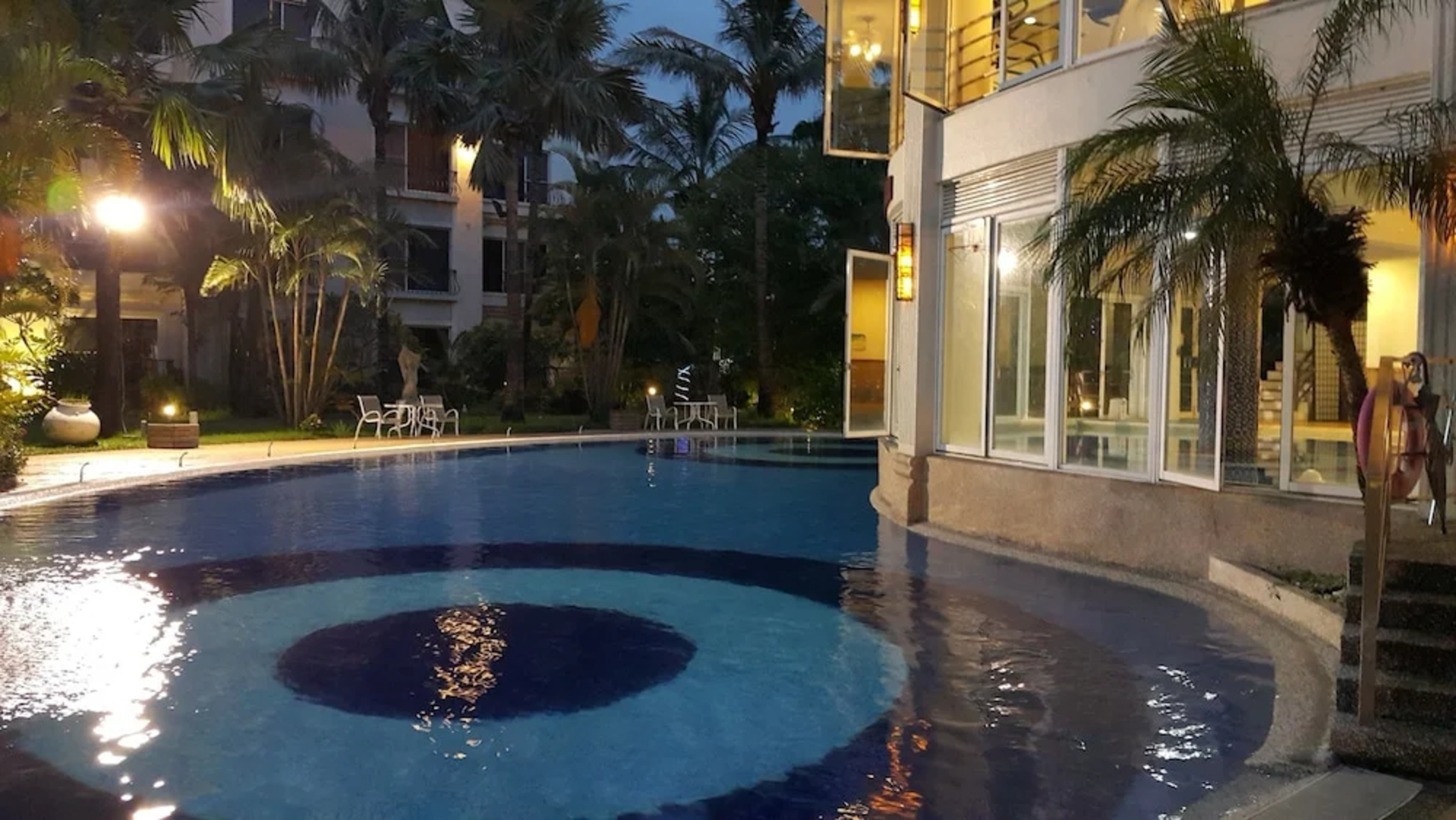 Yifeng Business Motel