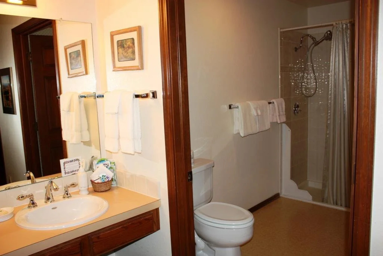 Lookout Inn GuestHouse and Suites