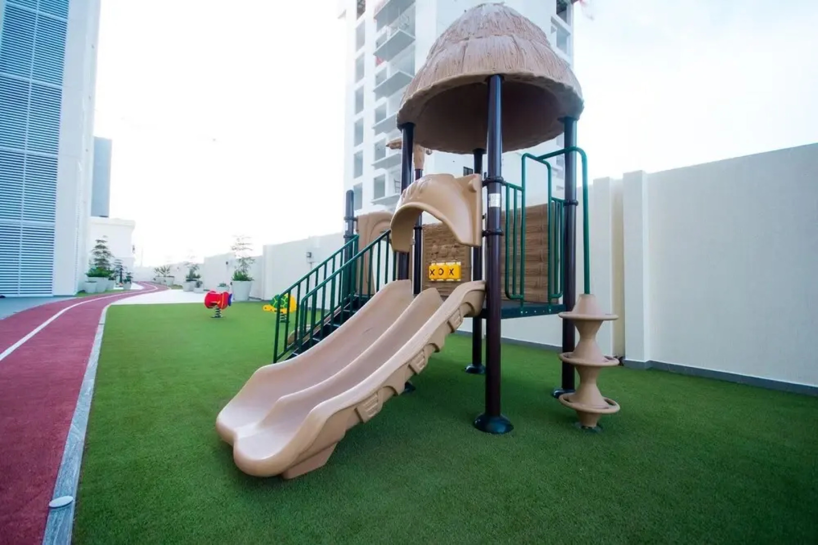 Real View Towers E506 by Casago