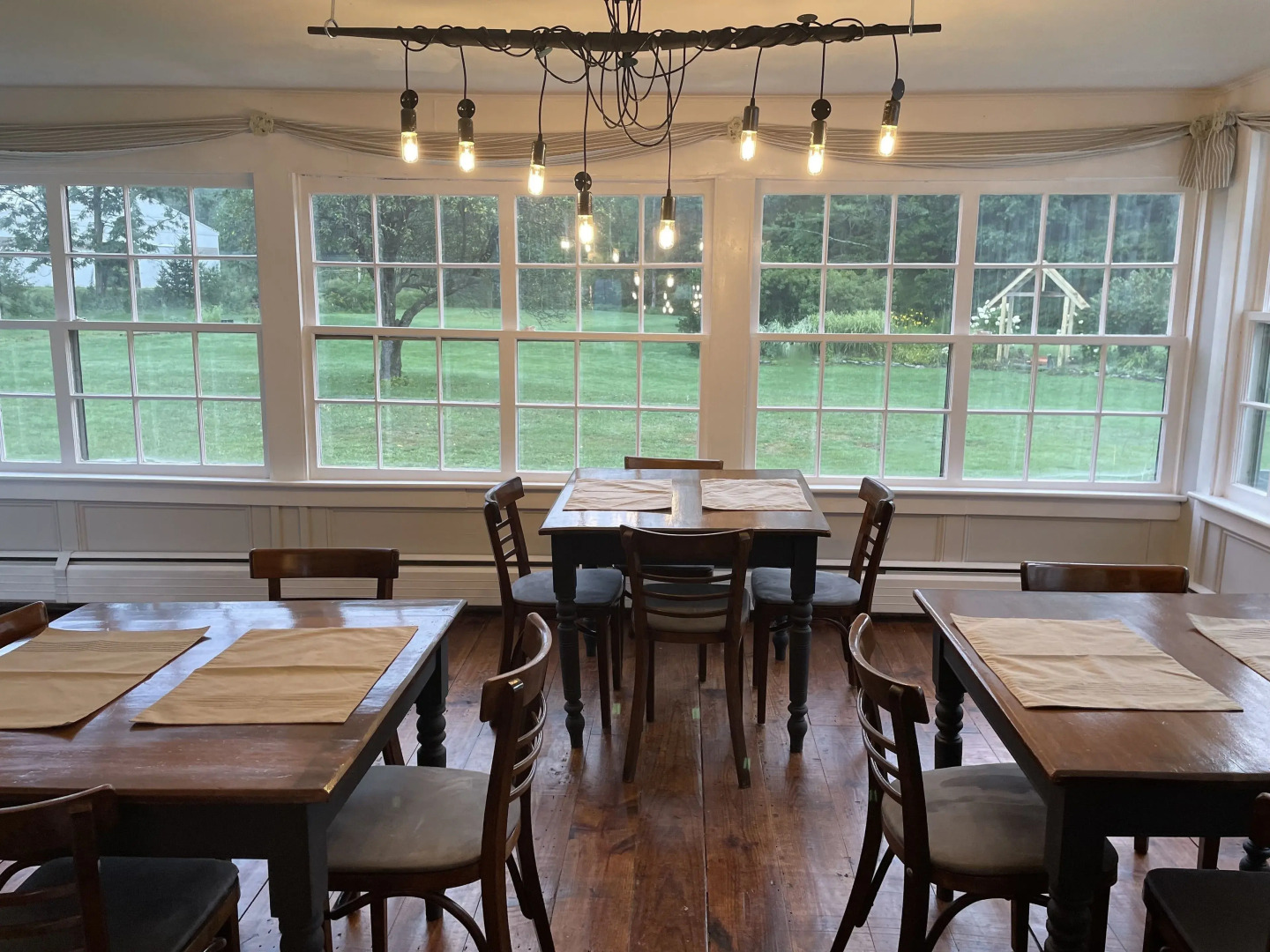 Stone Hearth Inn & Tavern