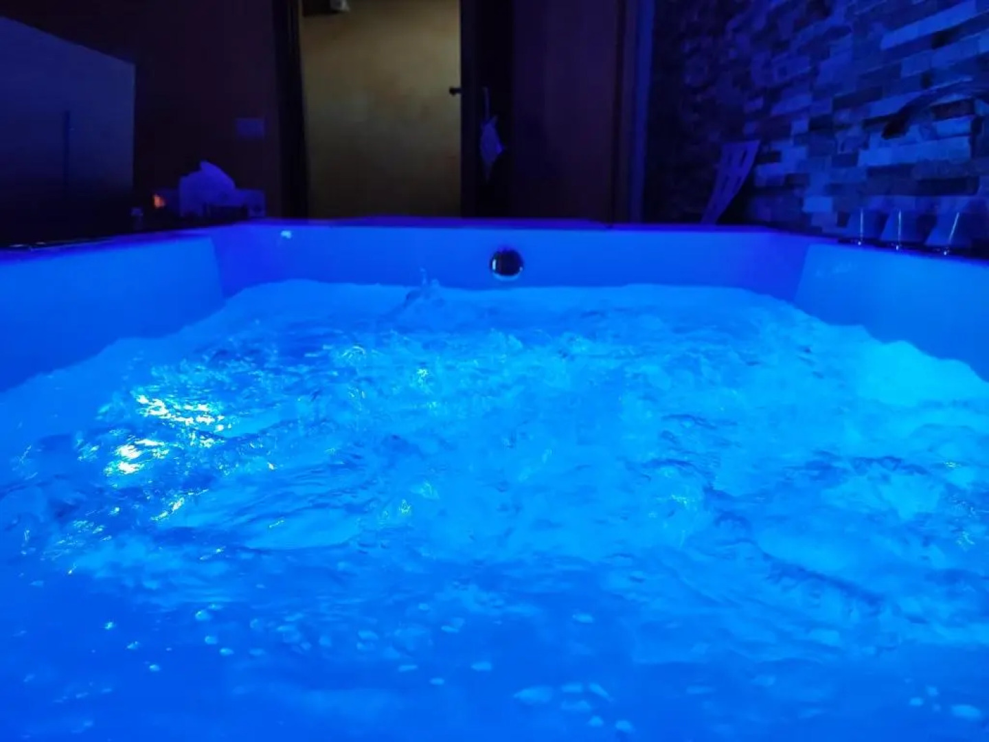 Countryside Hot & Romantic Room (Adults Only)