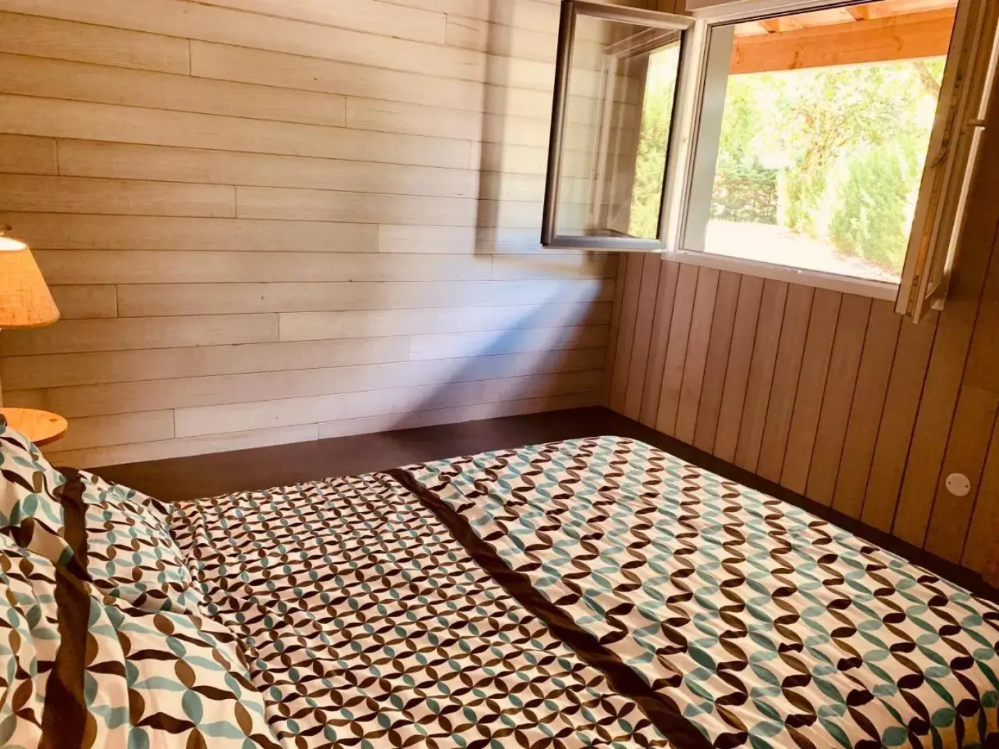 L estanguet maison octogonale en forêt