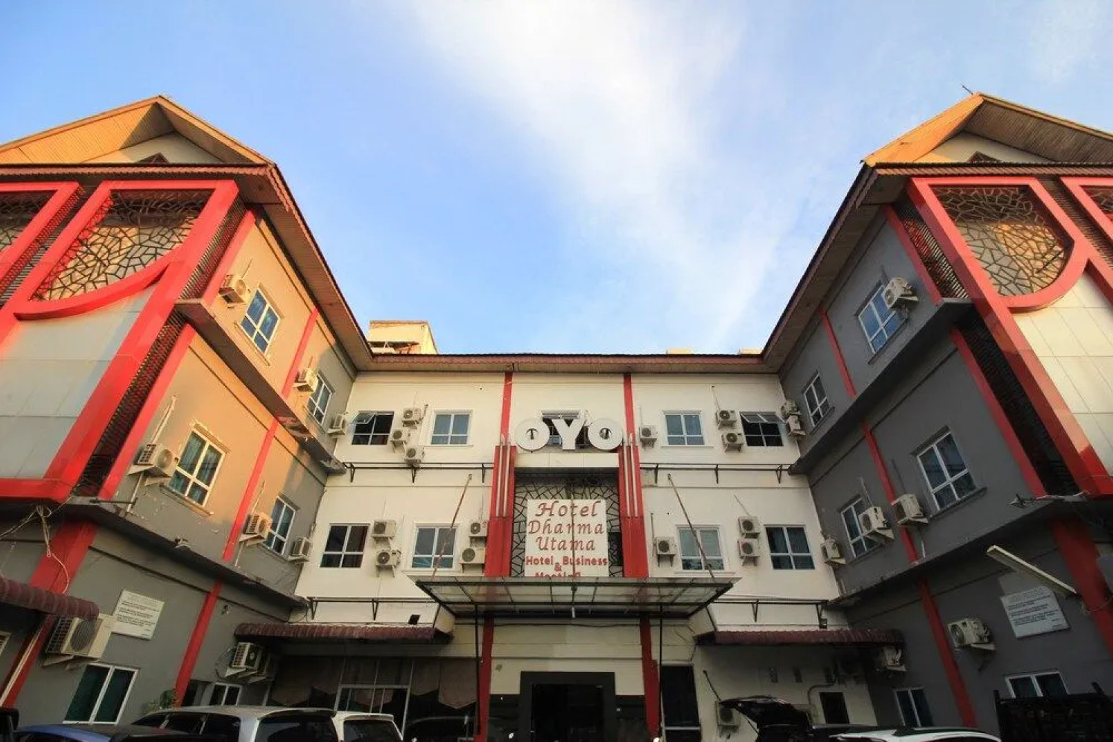 OYO 717 Hotel Dharma Utama Syariah