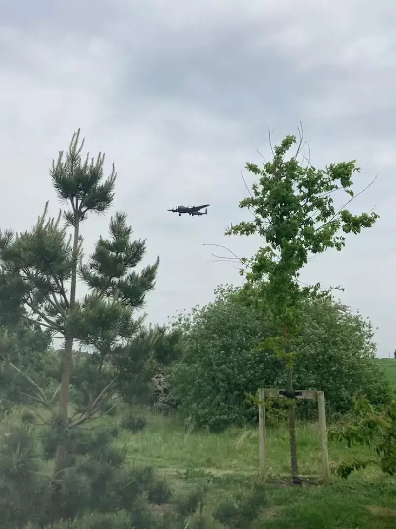 Caravan-sleep8-hottub-freep-balcony-familyfriendly