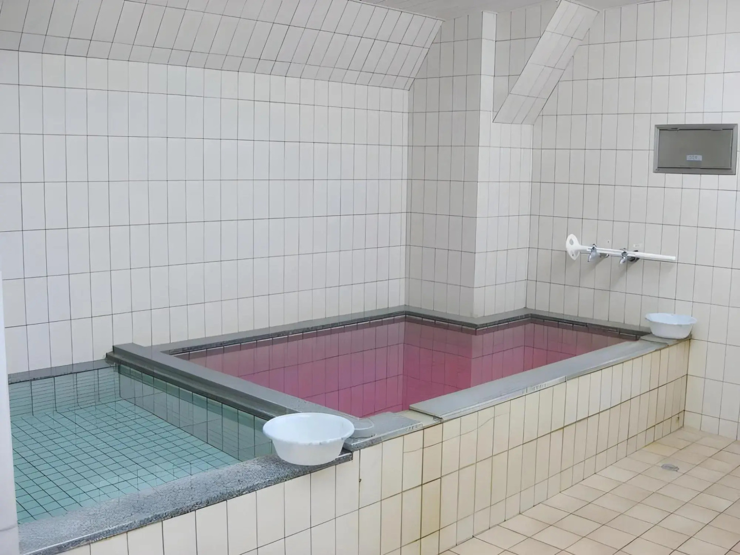 Capsule Hotel Famy (Male Guests Only)