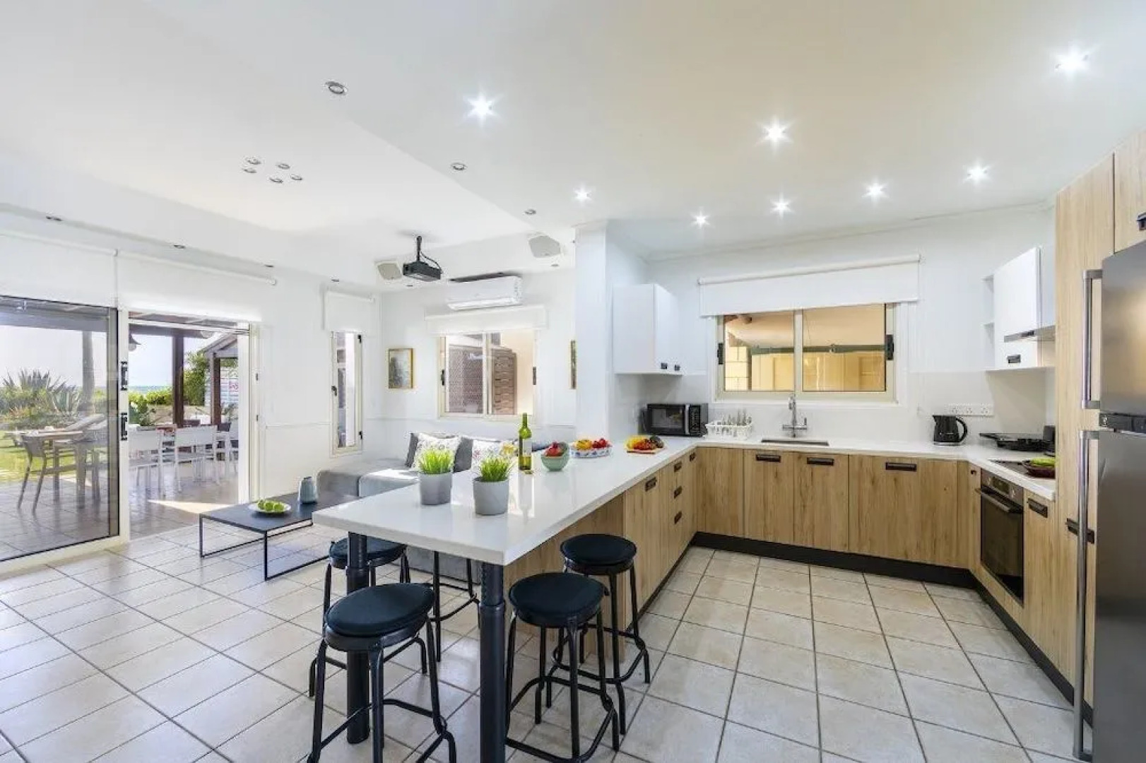 Meneou Beachfront Villa 5