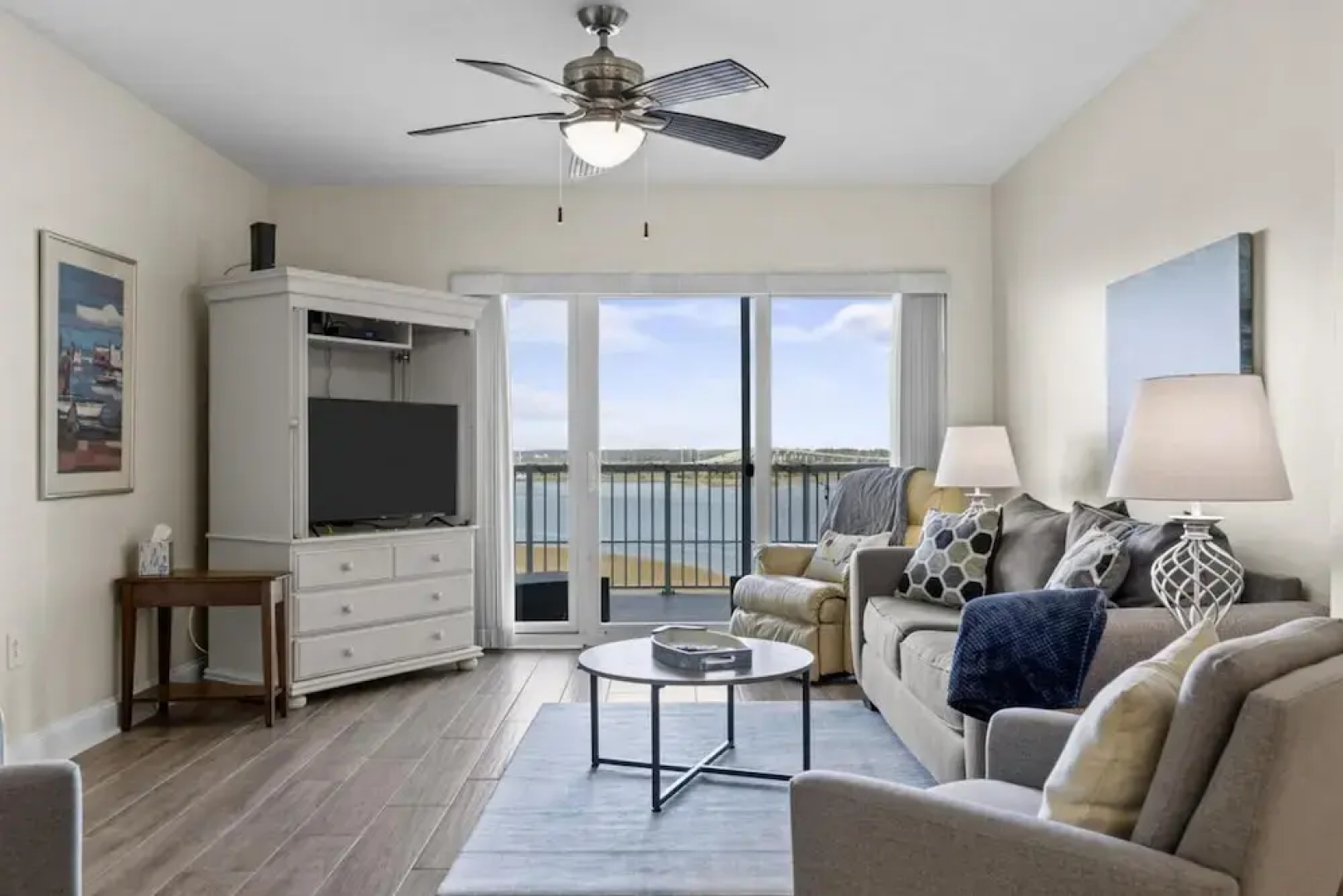 Yacht Club Dream 3 Bedroom Condo by RedAwning