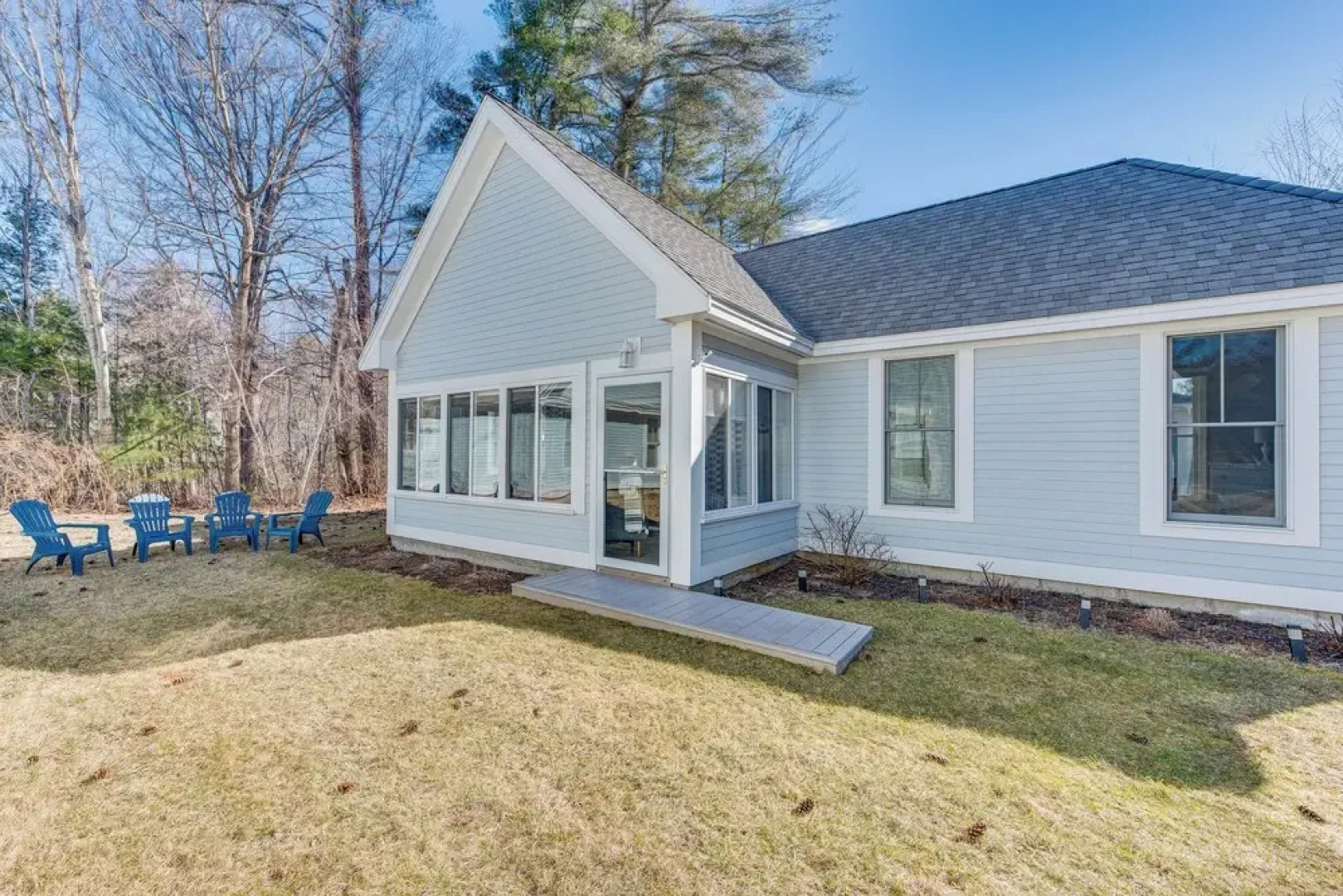 Cozy Wells Cottage w/ Pool Access: 1 Mi to Beach!