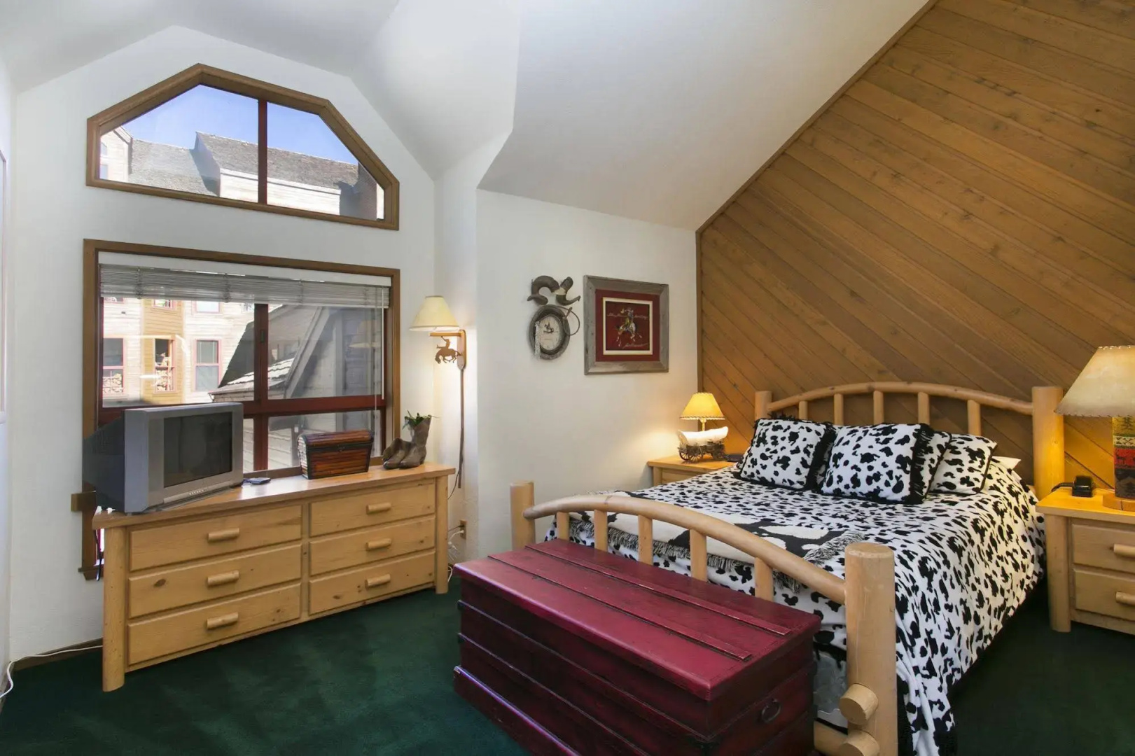 Aspen Creek by 101 Great Escapes