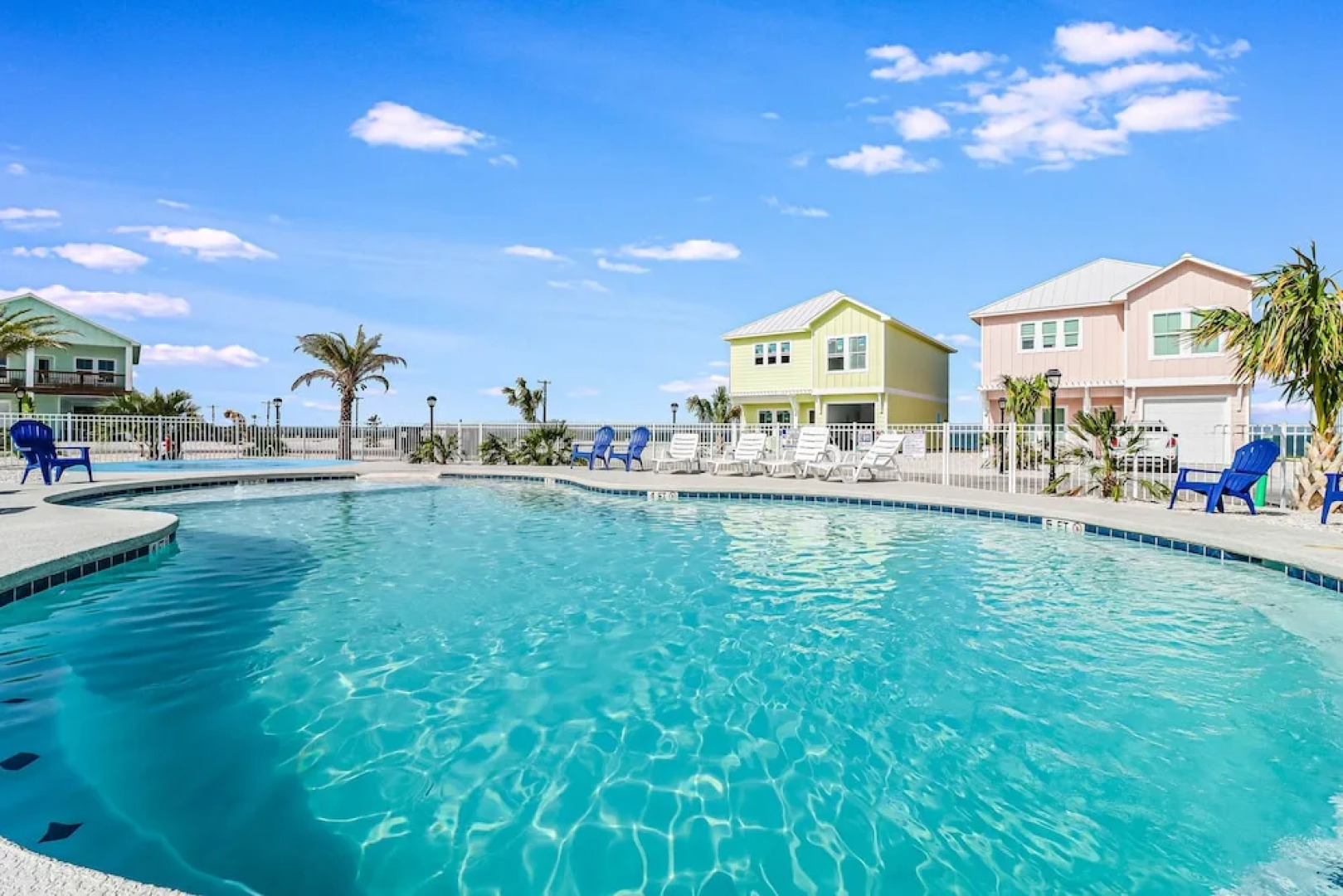 Casa Grande Sp131 5 Bedroom Home by RedAwning