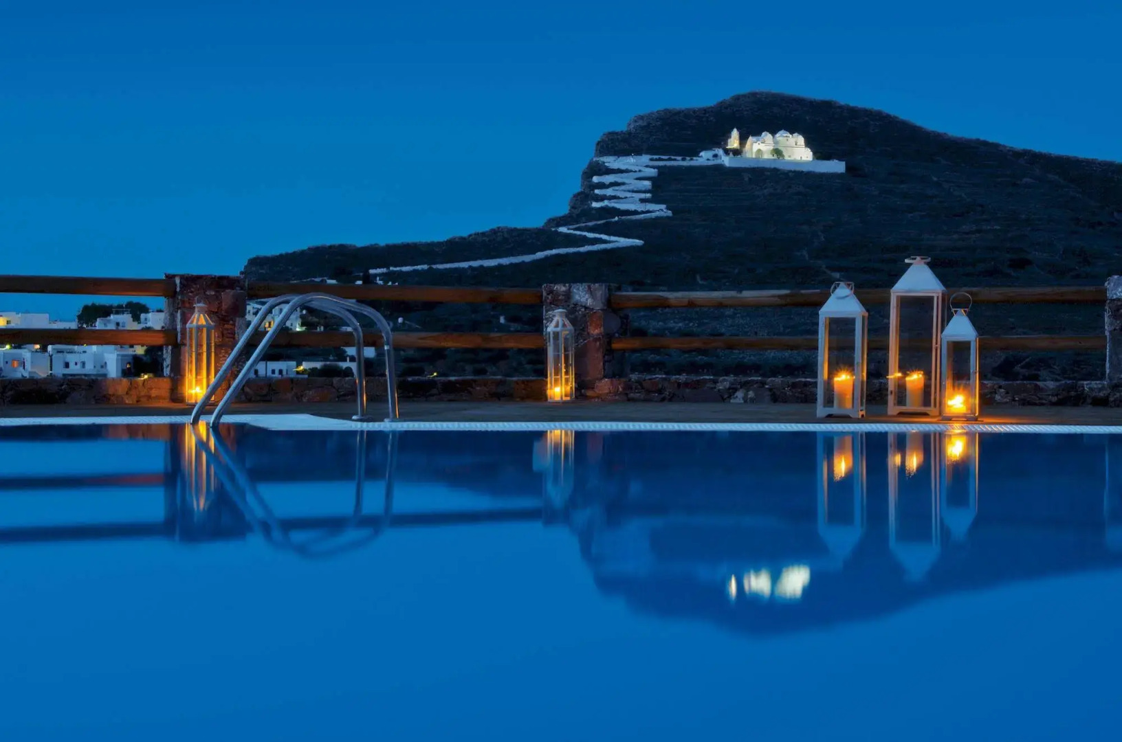 Aspalathras White Hotel