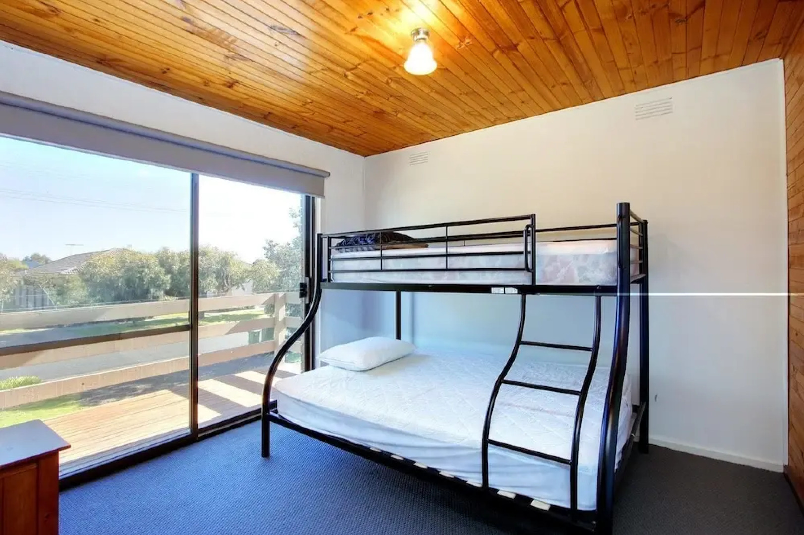 47 Anderson with Pool in Cowes