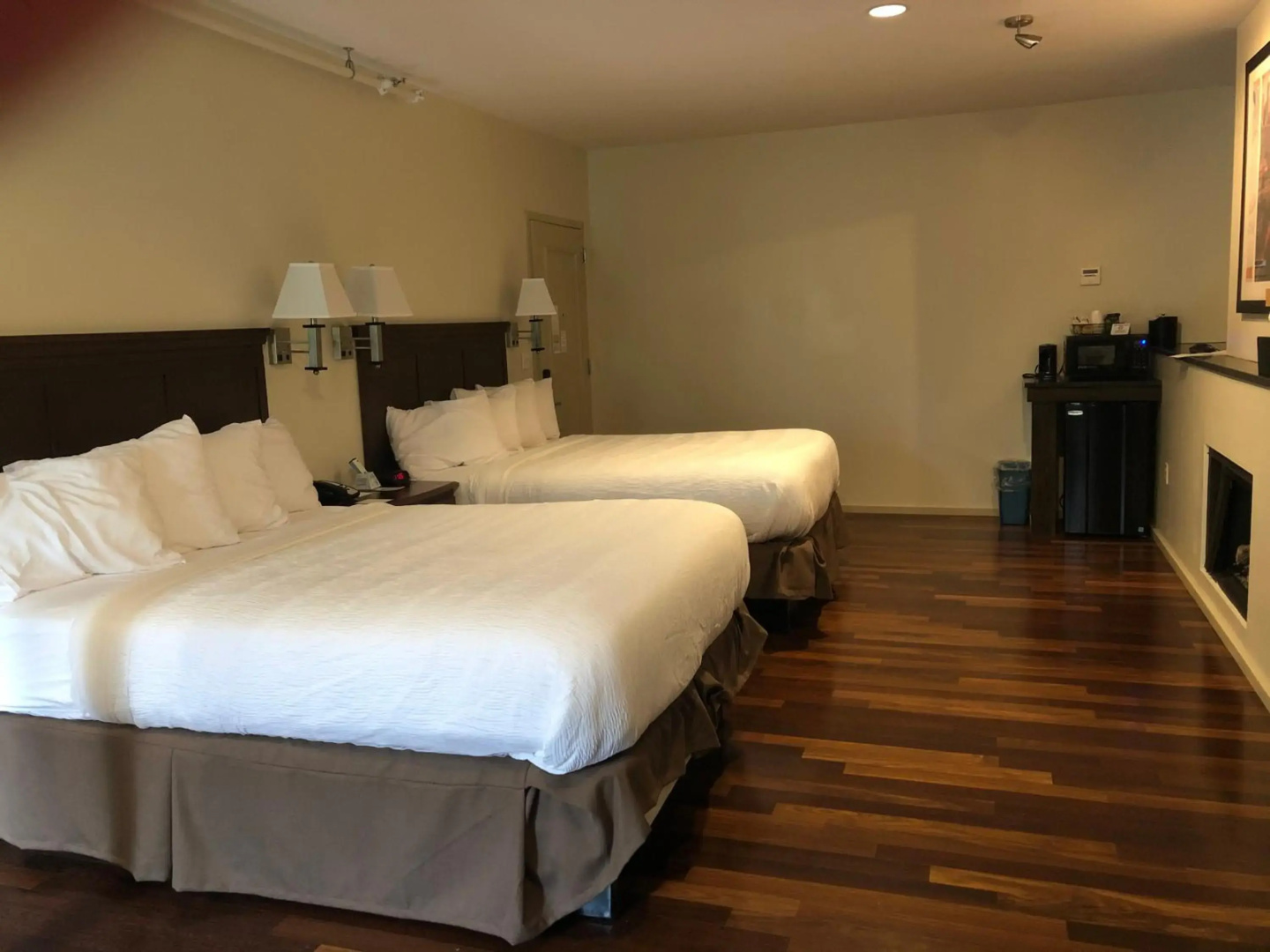 Grand Eastonian Hotel & Suites