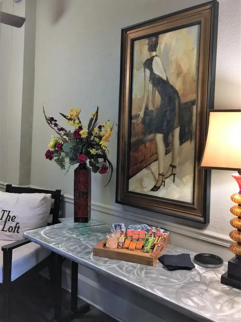 The Loft on the Square Guest Suites