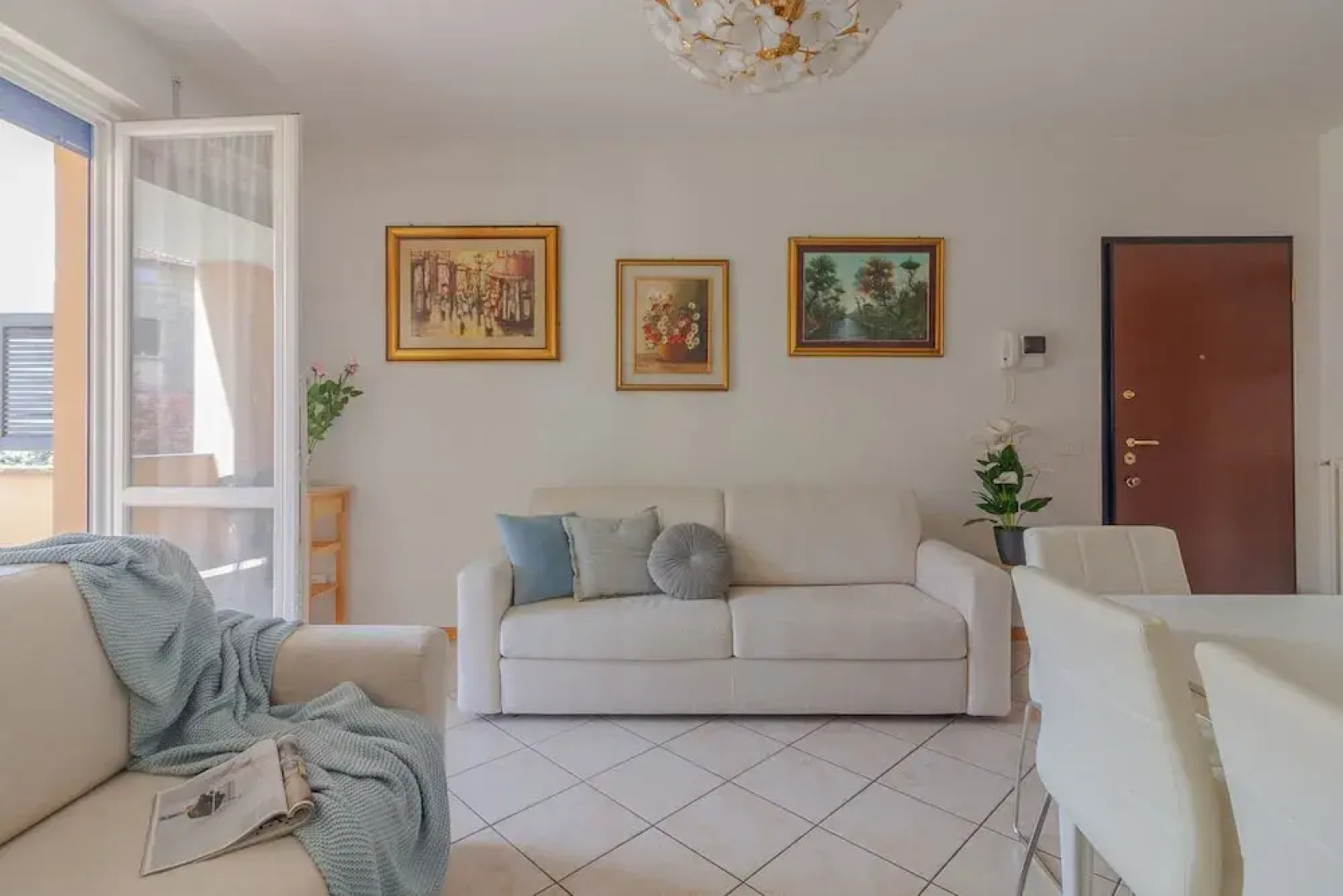 Sunflowers Home in Mandello del Lario