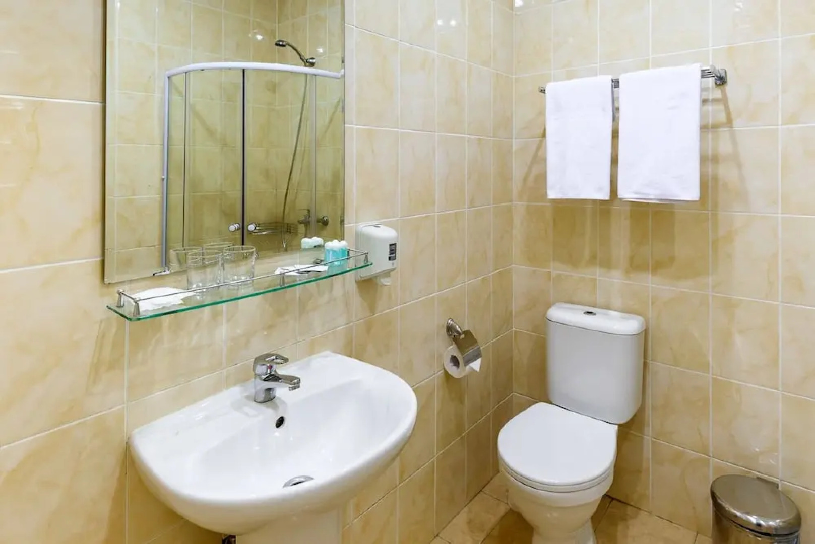 Отель Манифест