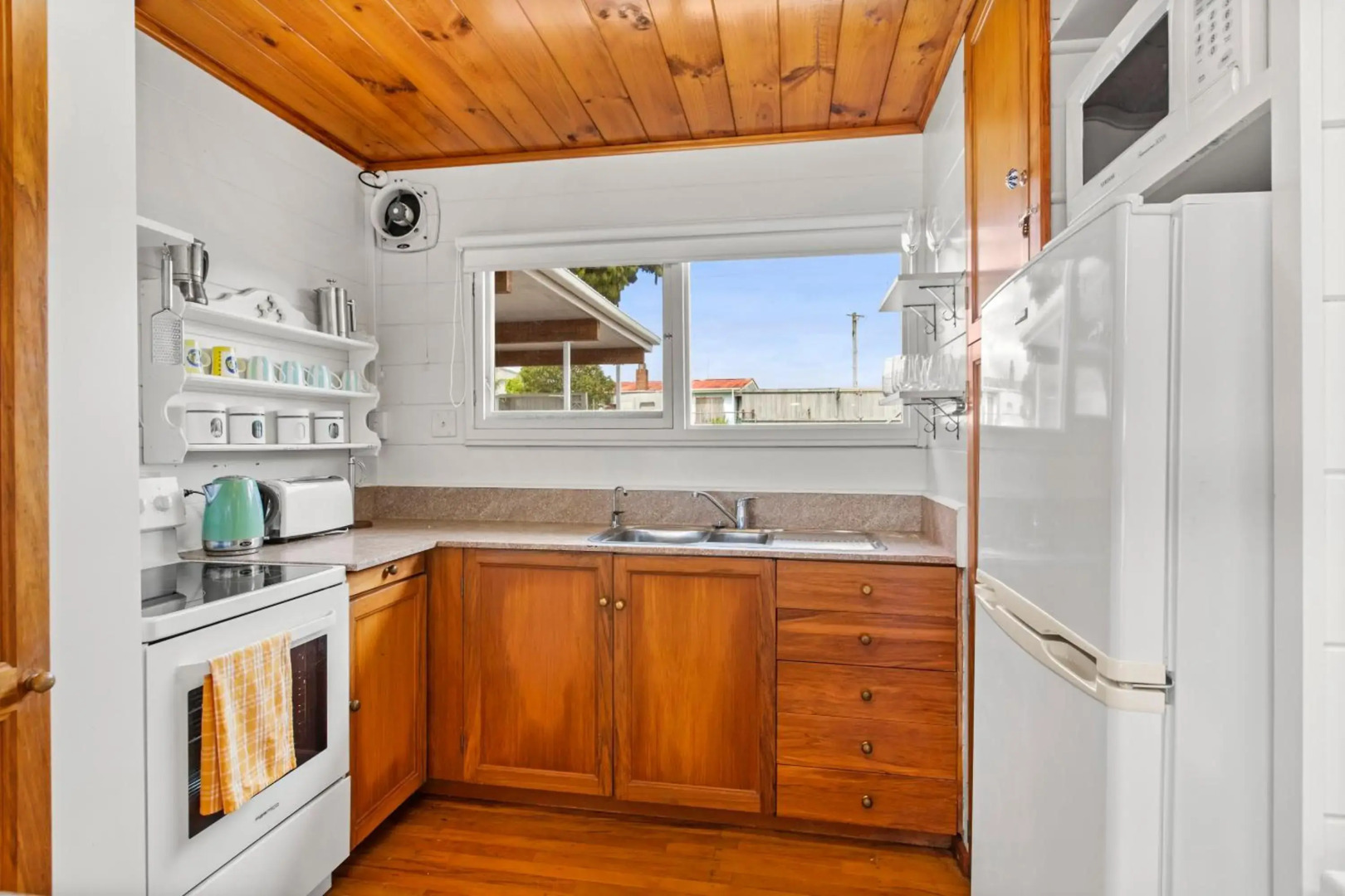 Bay Vista Views - Raglan Holiday Home