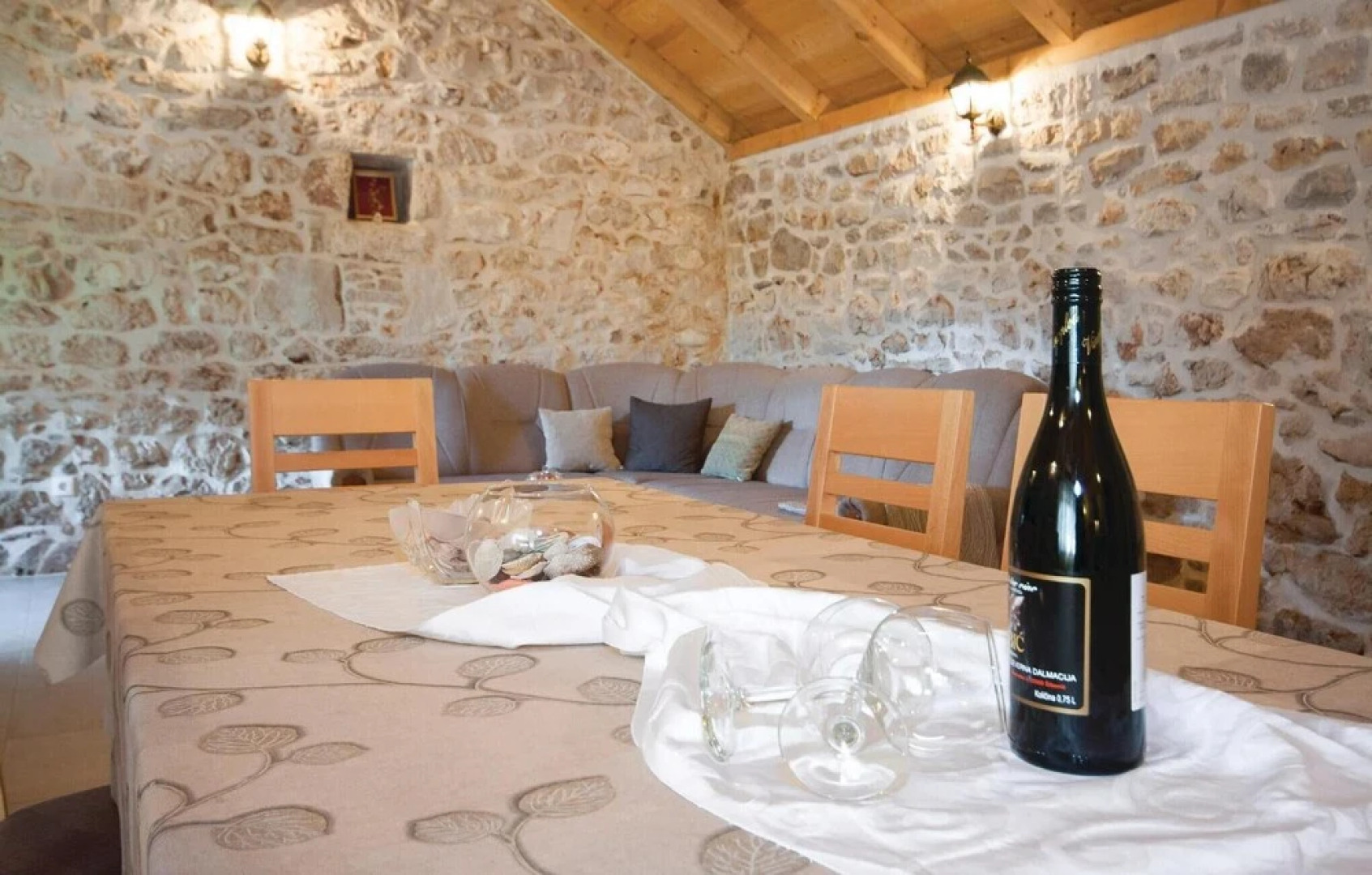 Awesome Home in Lozovac With Wifi and 3 Bedrooms