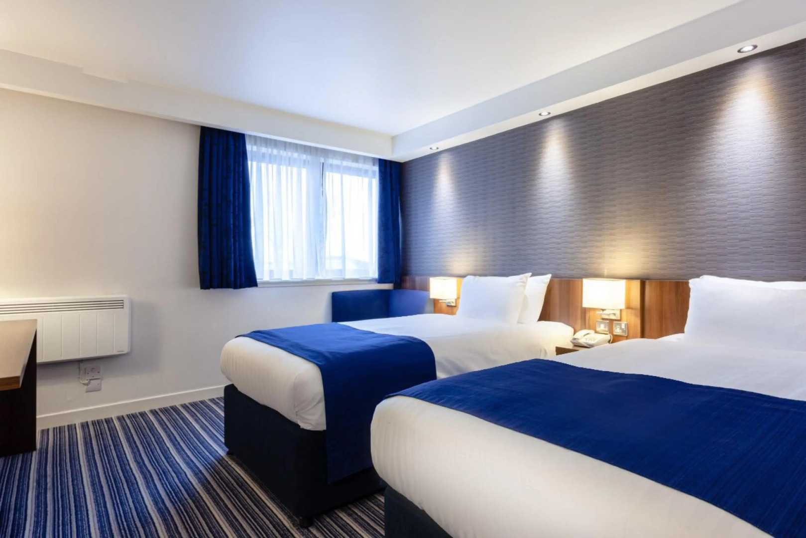 Holiday Inn Express Edinburgh Airport by IHG