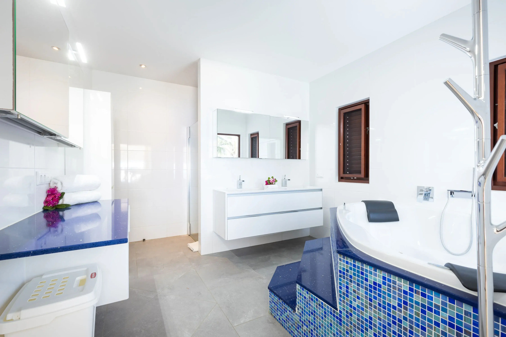 New Oceanfront Luxury Mansion W/ Private Beach & Pool - Gated Community