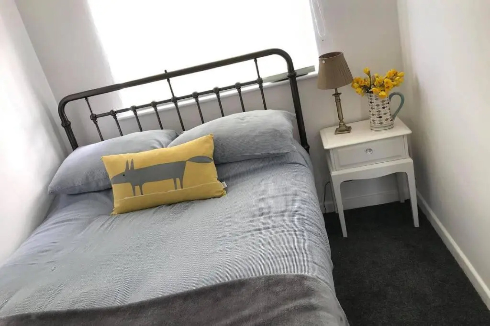 Cosy, Quiet bungalow, one minute from the beach.