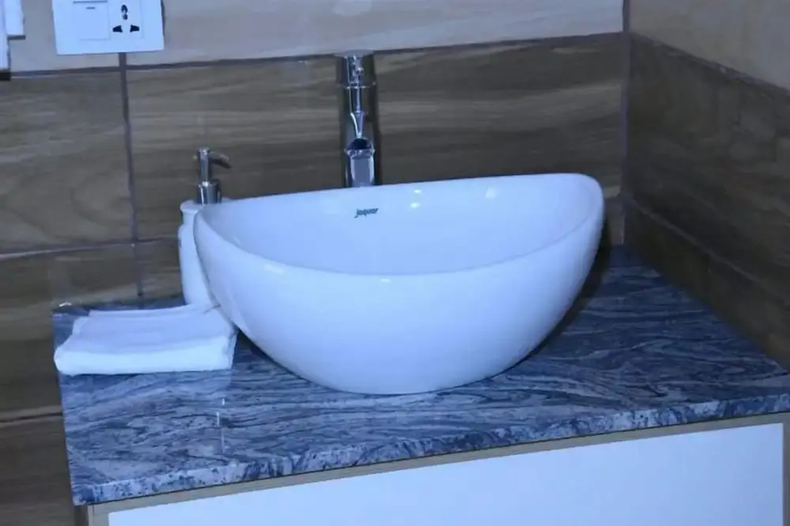 Inn of the Four Sisters