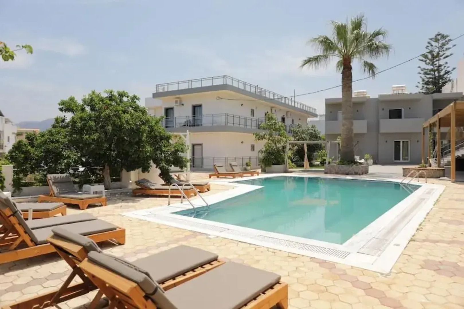 Maria Apartments by Checkin