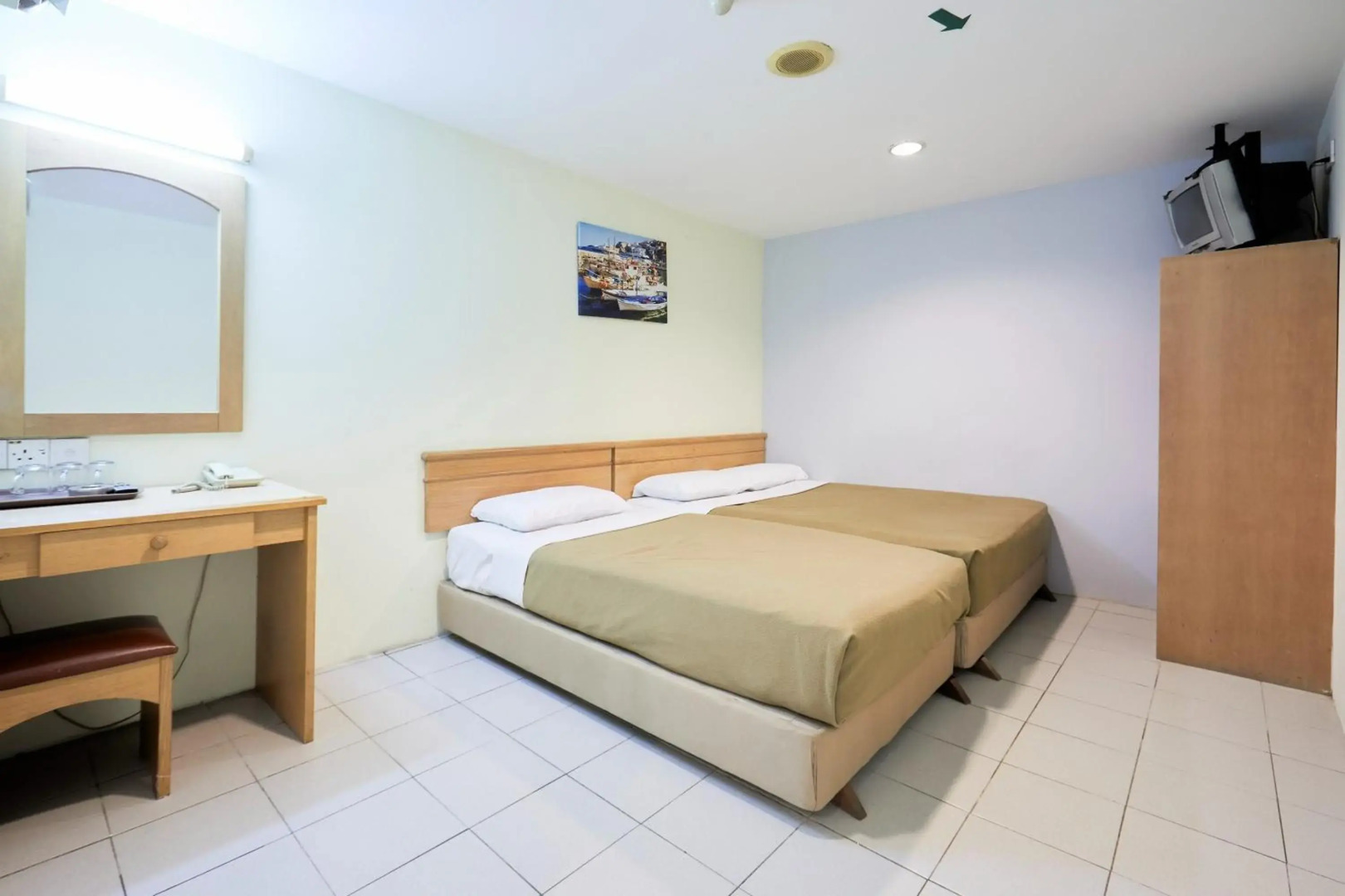 Tang City Hotel, Petaling Street, Merdeka PNB 118 Tower