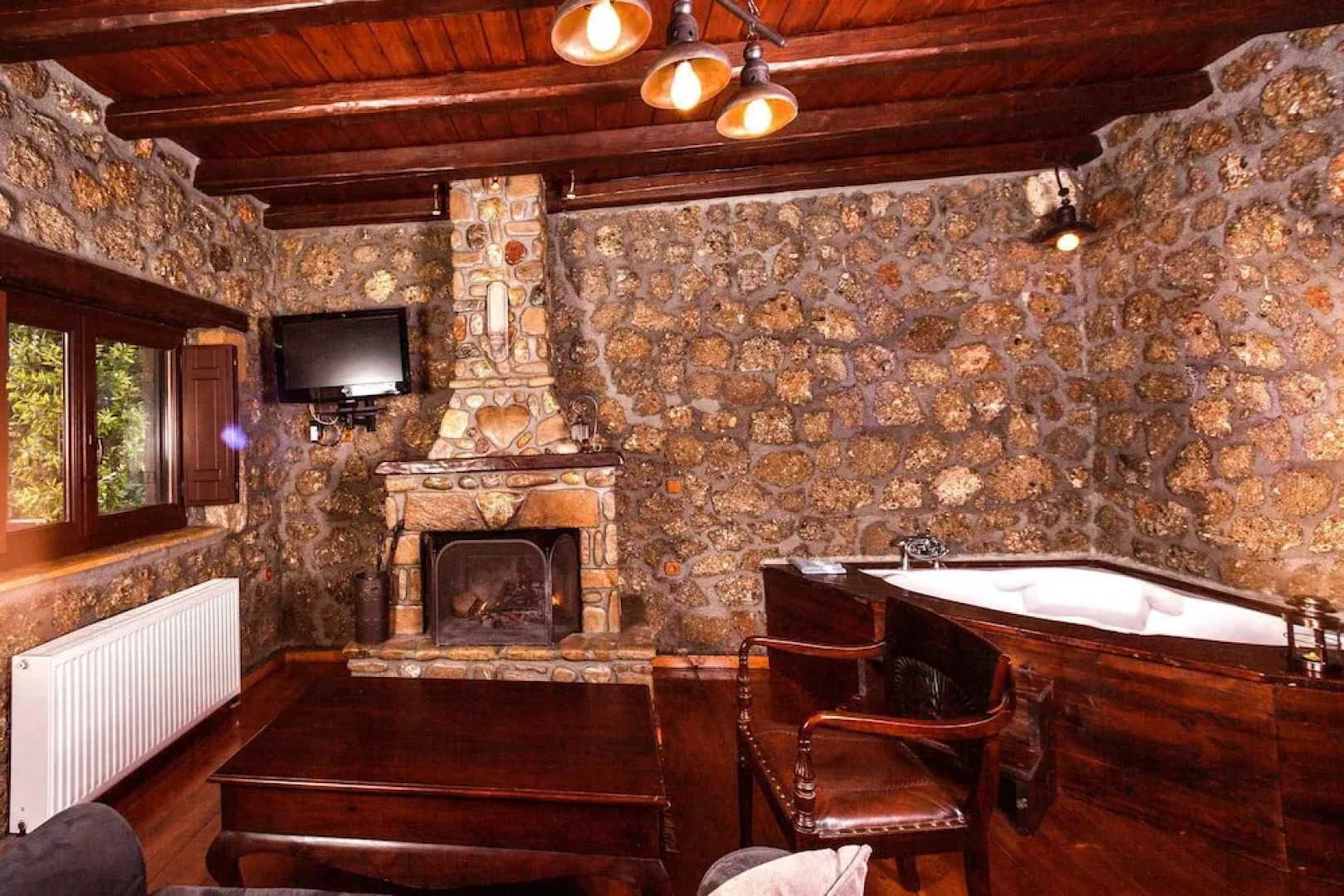 Pera Alonia Guest House