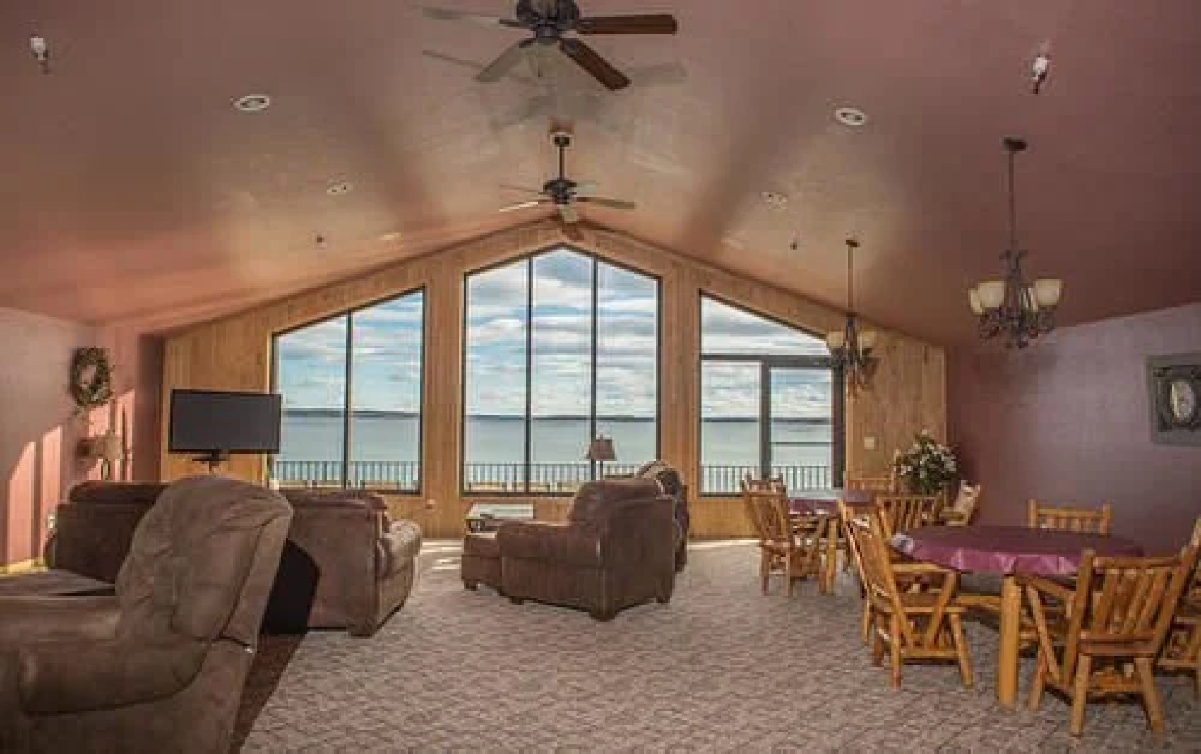 Hiawatha Beach Resort