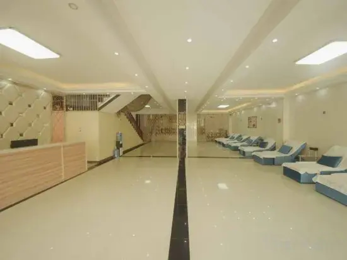 Xinlongmen Foot Bath Inn