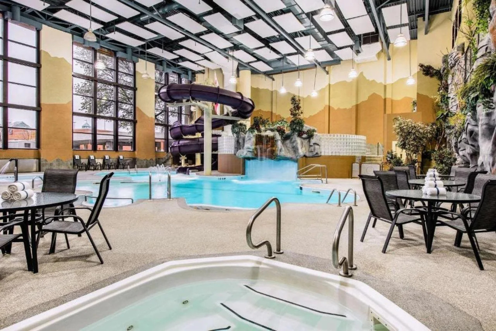 Clarion Hotel & Suites