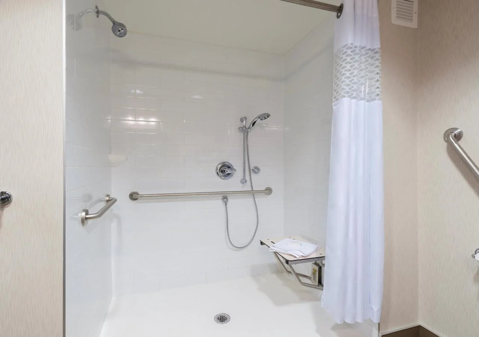 Hampton Inn & Suites by Hilton, Airdrie, AB, Canada